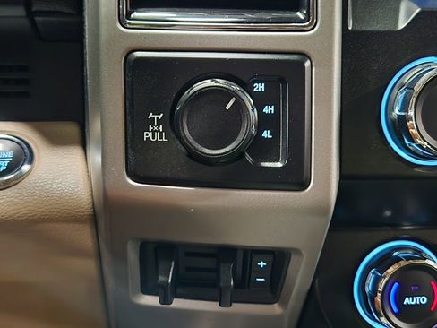 Used 2020 Ford F250 Lariat w/ Lariat Ultimate Package AWD/4WD image 40