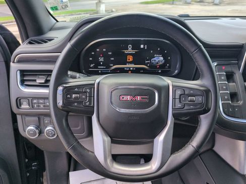Used 2023 GMC Yukon XL SLT w/ SLT Premium Package RWD image 16