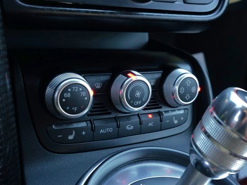 Used 2011 Audi R8 V10 image 38