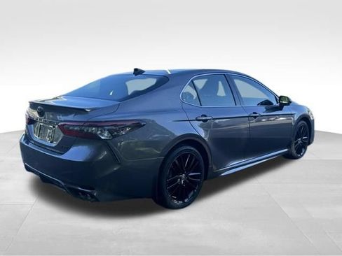Used 2022 Toyota Camry XSE FWD image 13