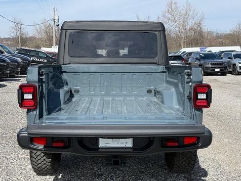 New 2026 Jeep Gladiator Rubicon w/ Steel Power Dome Hood Package AWD/4WD image 4