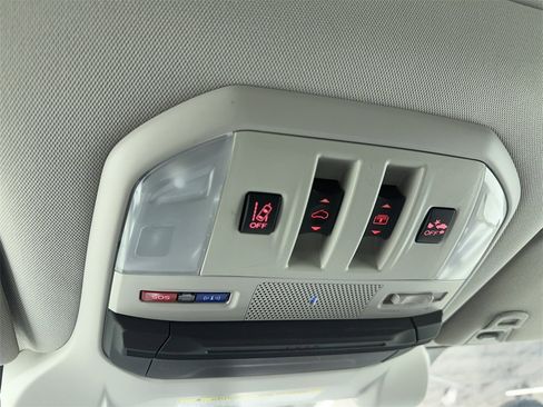 Used 2022 Subaru Ascent Limited w/ Technology Package image 37