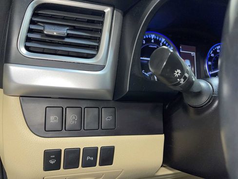 Used 2018 Toyota Highlander Limited AWD/4WD image 24