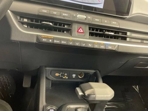Used 2025 Kia K4 FWD image 23