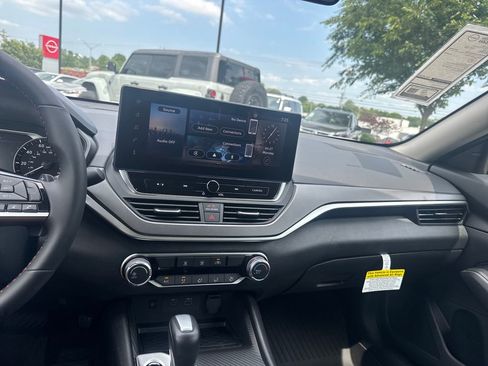 New 2026 Nissan Altima 2.5 SR FWD image 16
