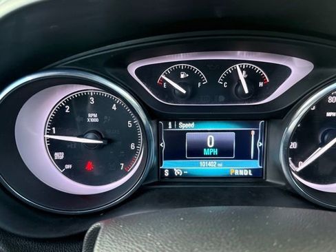 Used 2020 Buick Envision Essence w/ Experience Buick Package FWD image 33