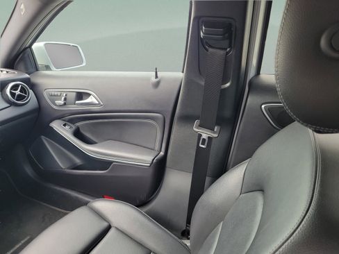 Certified 2019 Mercedes-Benz GLA 250 4MATIC image 13