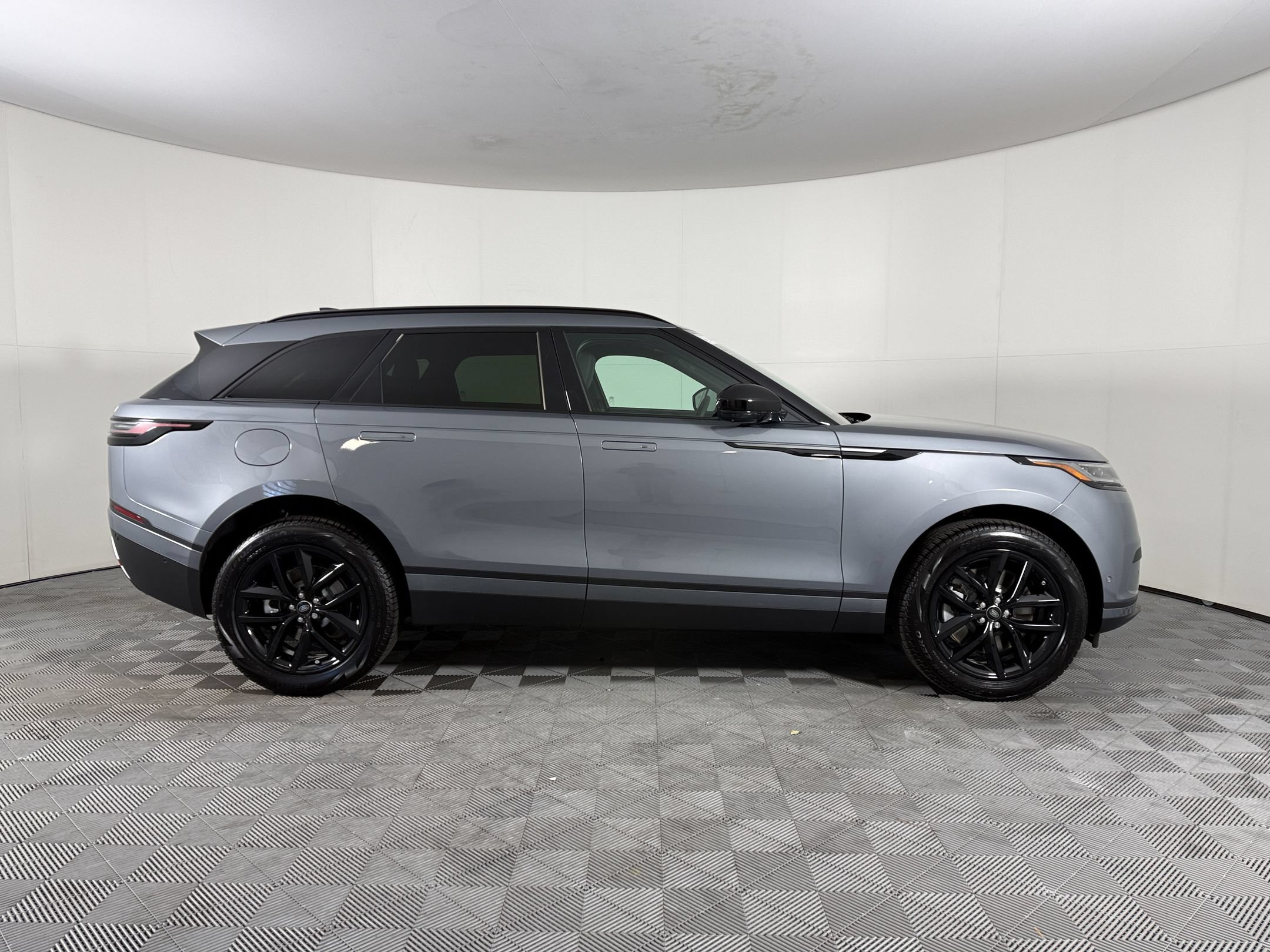 New 2026 Land Rover Range Rover Velar S AWD/4WD image 8