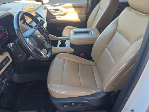 Used 2021 Chevrolet Suburban Premier w/ Premium Package image 5