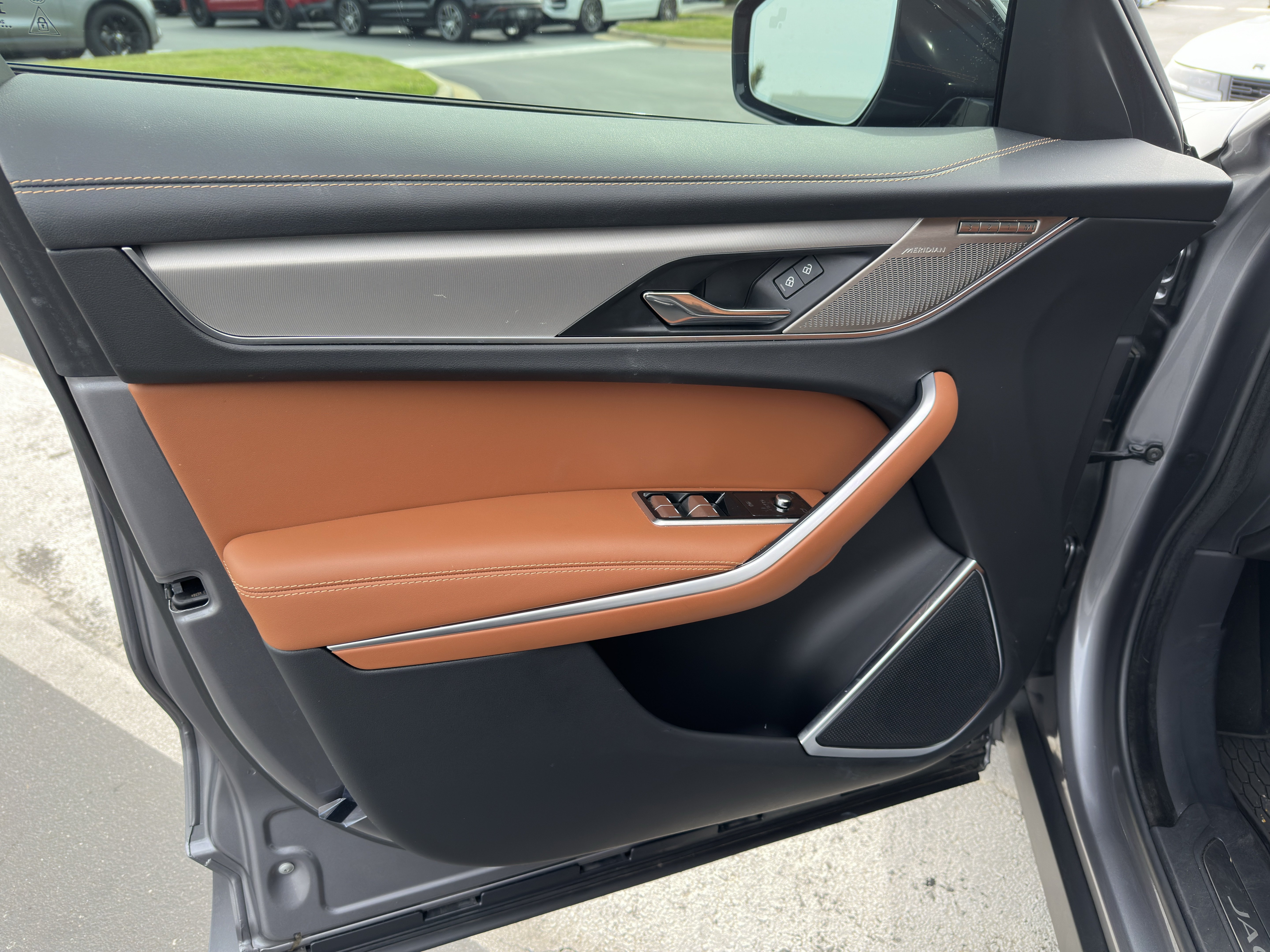 Certified 2026 Jaguar F-PACE R-Dynamic S AWD/4WD image 14