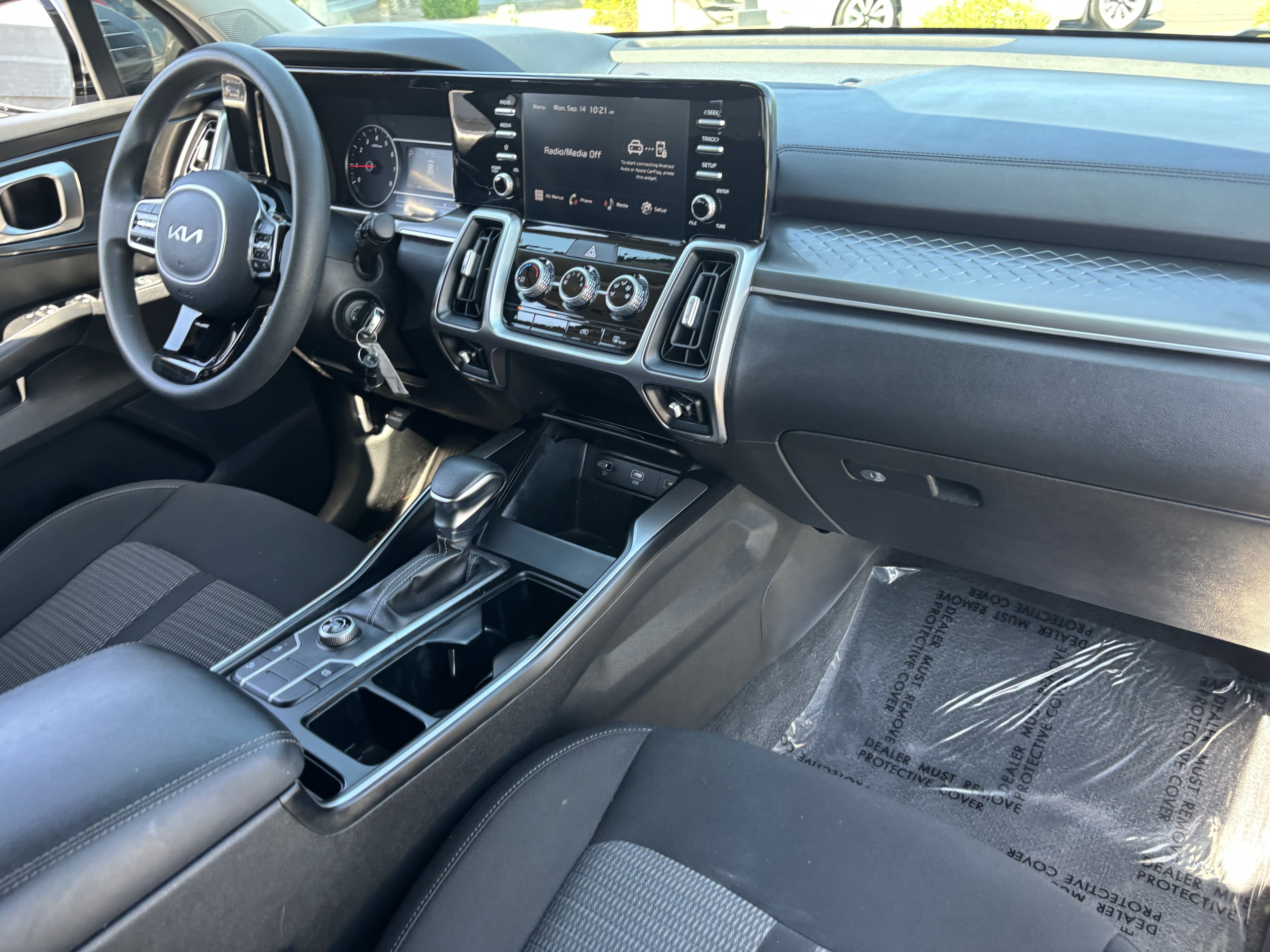 Certified 2022 Kia Sorento LX FWD image 10