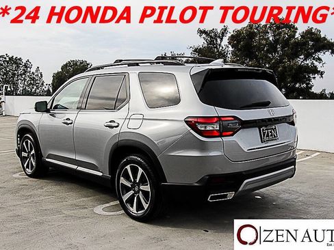 Used 2024 Honda Pilot Touring image 6
