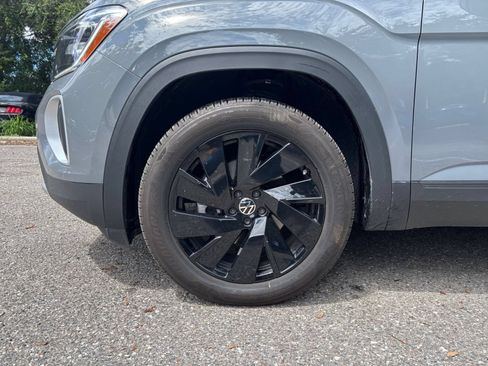 Used 2026 Volkswagen Atlas SE FWD image 32