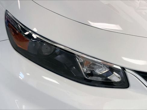 Used 2017 Chevrolet Malibu LT FWD image 29