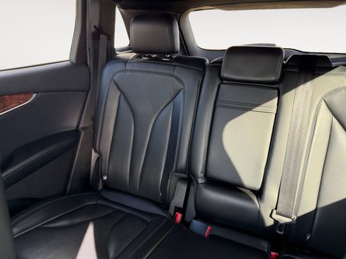 Certified 2020 Lincoln Nautilus Reserve image 13