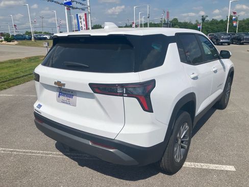 New 2026 Chevrolet Equinox LT w/ Convenience Package II FWD image 7