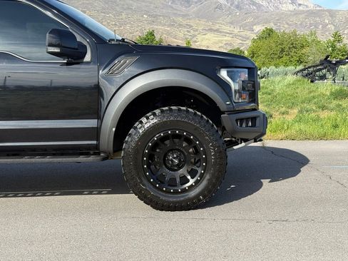 Used 2019 Ford F150 Raptor w/ Equipment Group 802A Luxury AWD/4WD image 3
