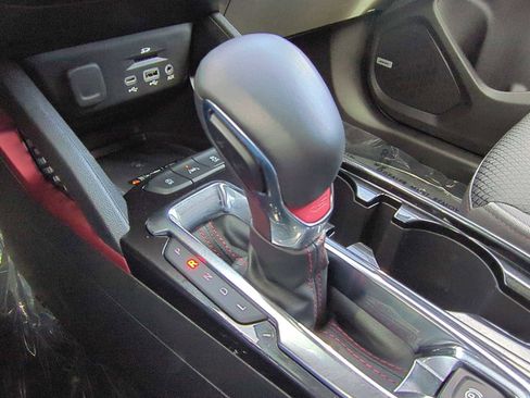 Used 2023 Chevrolet TrailBlazer RS w/ Sun and Liftgate Package image 21