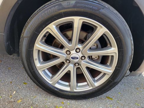 Used 2016 Ford Explorer Limited image 18