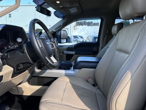 Used 2019 Ford F350 Lariat image 11