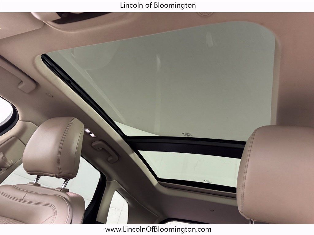 Used 2022 Lincoln Corsair AWD w/ Premium Package image 20