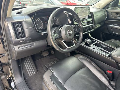 Used 2022 Nissan Pathfinder SL w/ SL Premium Package image 18