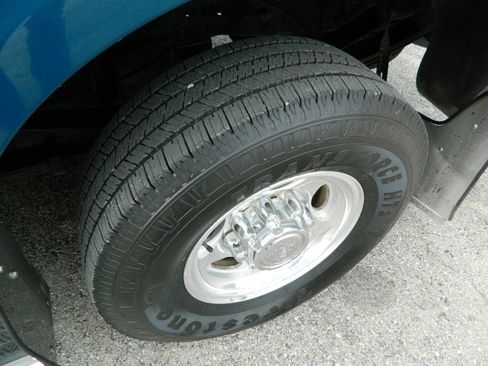 Used 2002 Ford F250 Lariat image 10