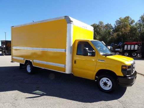 Used 2016 Ford E-350 and Econoline 350 Super Duty image 10