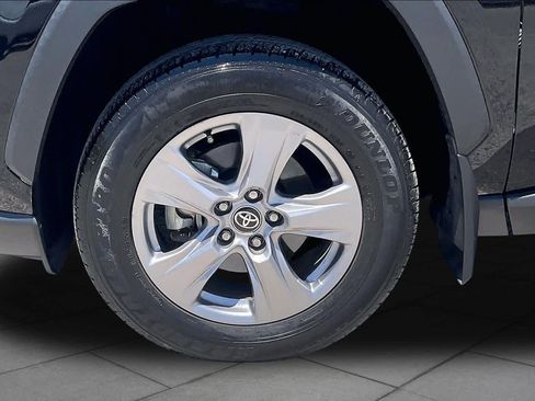 Used 2025 Toyota RAV4 XLE w/ Convenience Package FWD image 11