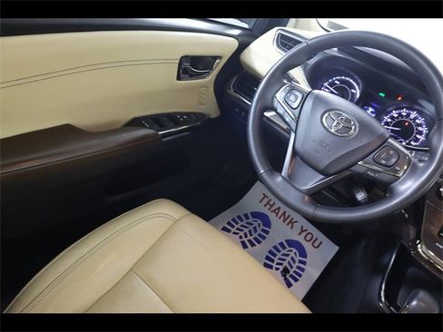 Used 2015 Toyota Avalon Limited image 19