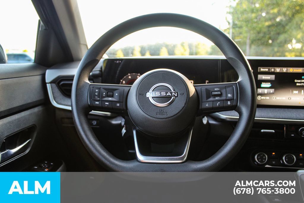 Used 2025 Nissan Kicks SV FWD image 18