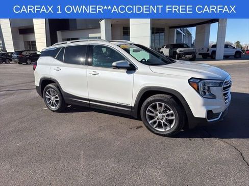 Used 2024 GMC Terrain SLT w/ Infotainment Package II image 14