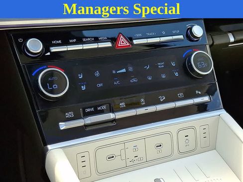 Used 2025 Hyundai Santa Fe Calligraphy AWD/4WD image 16