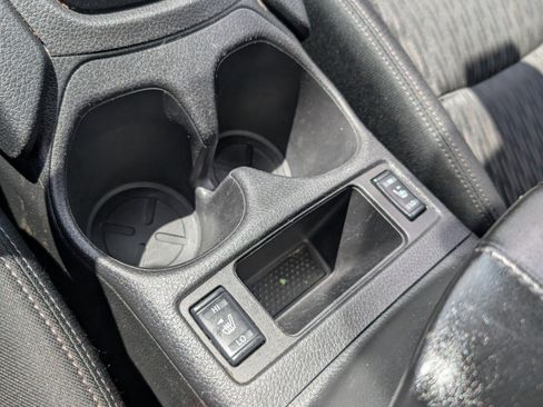 Used 2020 Nissan Rogue SV image 30