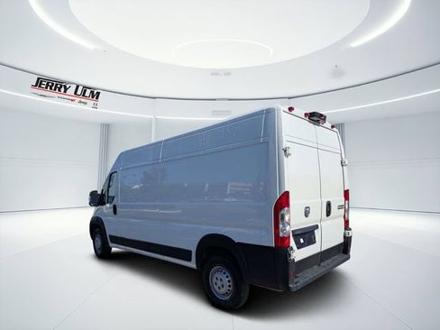 Used 2025 RAM ProMaster 2500 w/ Convenience Group FWD image 5