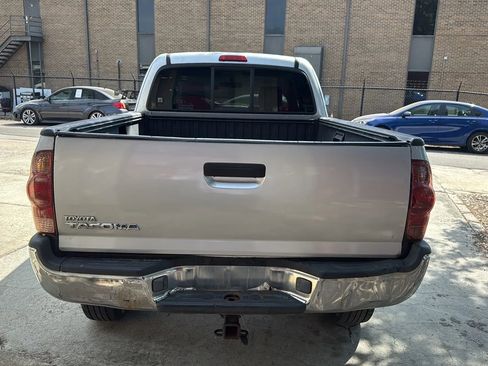 Used 2006 Toyota Tacoma 4x4 Access Cab V6 image 5