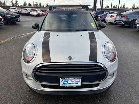 Used 2016 MINI Cooper 4-Door Hardtop image 2