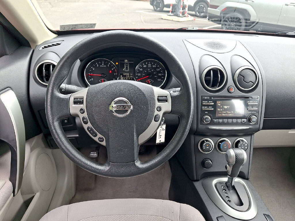 Used 2014 Nissan Rogue S w/ Convenience Package AWD/4WD image 2