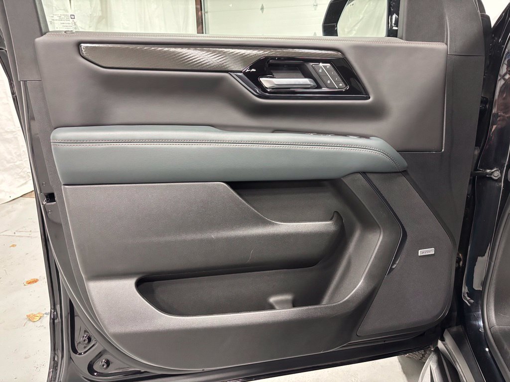 Used 2026 GMC Yukon XL AT4 AWD/4WD image 8