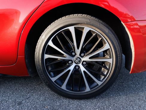 Used 2020 Toyota Camry SE image 12