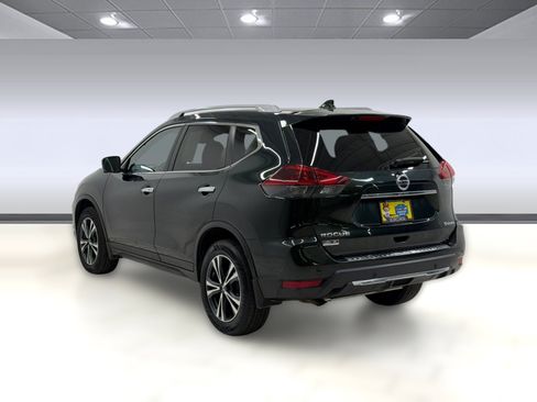 Used 2019 Nissan Rogue SV w/ Premium Package AWD/4WD image 2