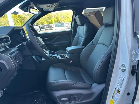 New 2025 Toyota Tacoma TRD Sport image 7