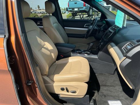 Used 2017 Ford Explorer XLT w/ Equipment Group 202A image 19