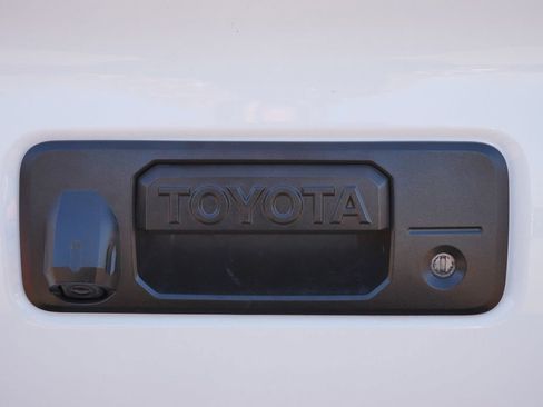 Used 2019 Toyota Tacoma SR image 12