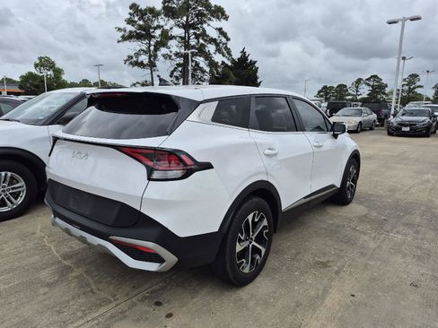 Used 2023 Kia Sportage EX image 3
