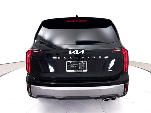 Certified 2024 Kia Telluride S w/ S Sunroof Package FWD image 19
