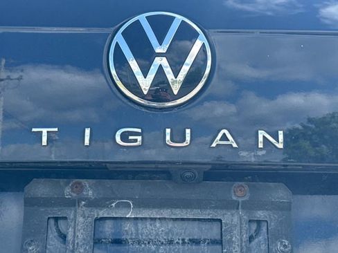 Used 2022 Volkswagen Tiguan SEL R-Line AWD/4WD image 17