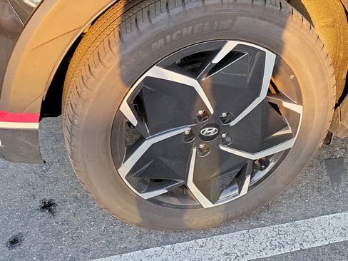 Certified 2024 Hyundai Ioniq 5 SE image 5