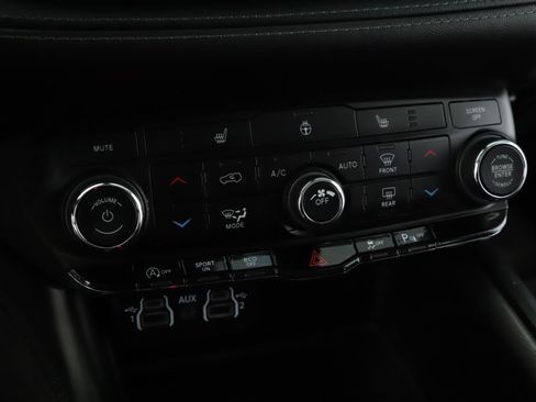 Used 2021 Dodge Durango SXT image 13