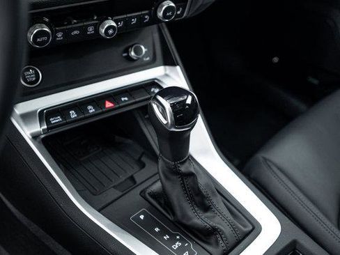 Certified 2025 Audi Q3 2.0T Premium Plus w/ Premium Plus Package AWD/4WD image 10